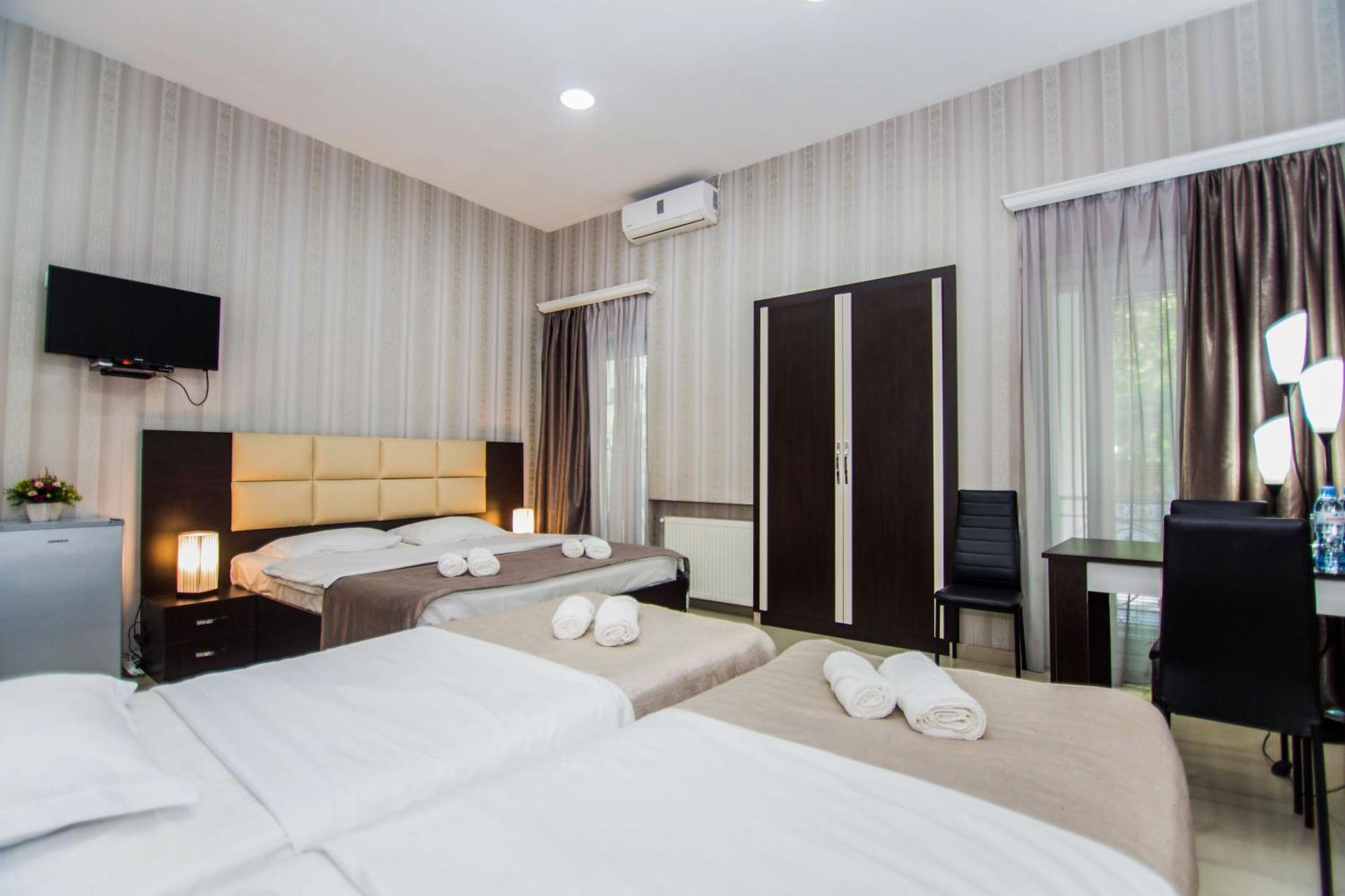 Hotel Care Inn Tbilisi Exteriör bild