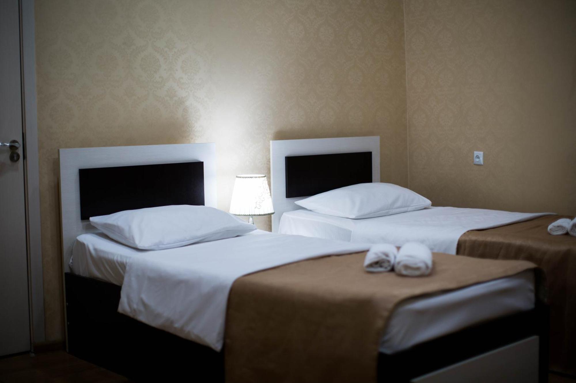 Hotel Care Inn Tbilisi Exteriör bild