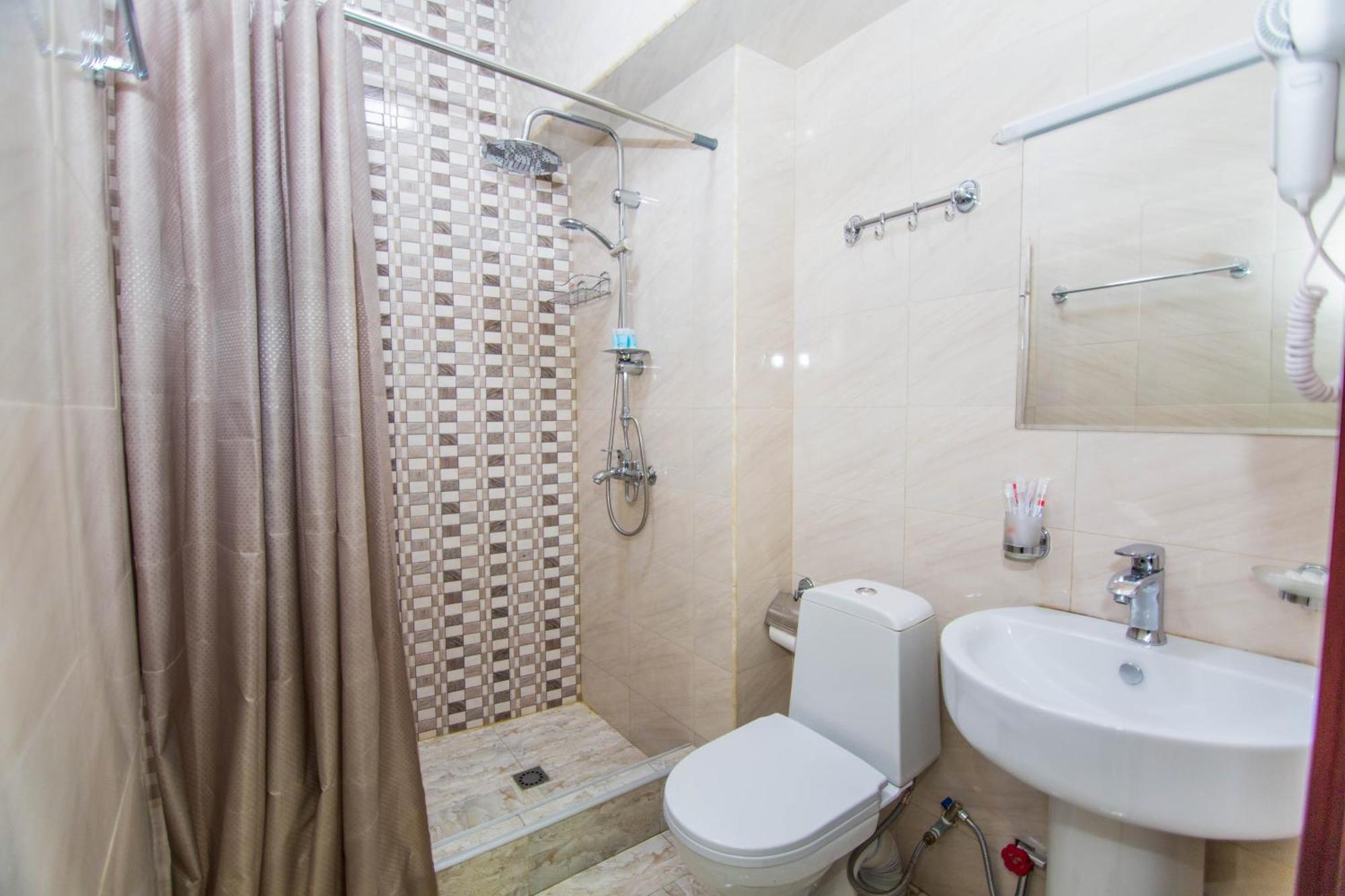 Hotel Care Inn Tbilisi Exteriör bild