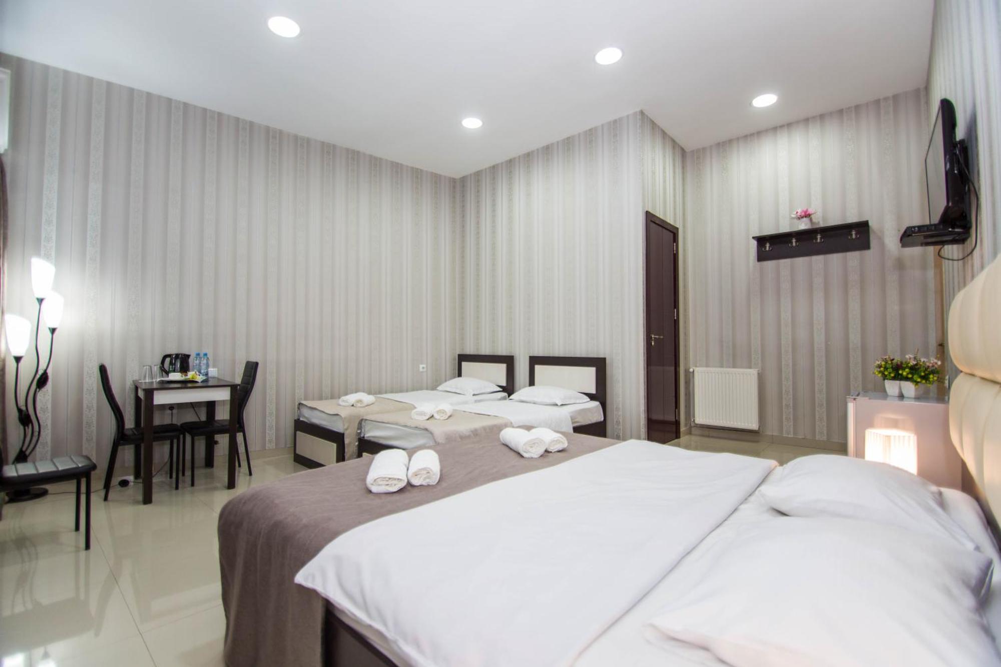 Hotel Care Inn Tbilisi Exteriör bild