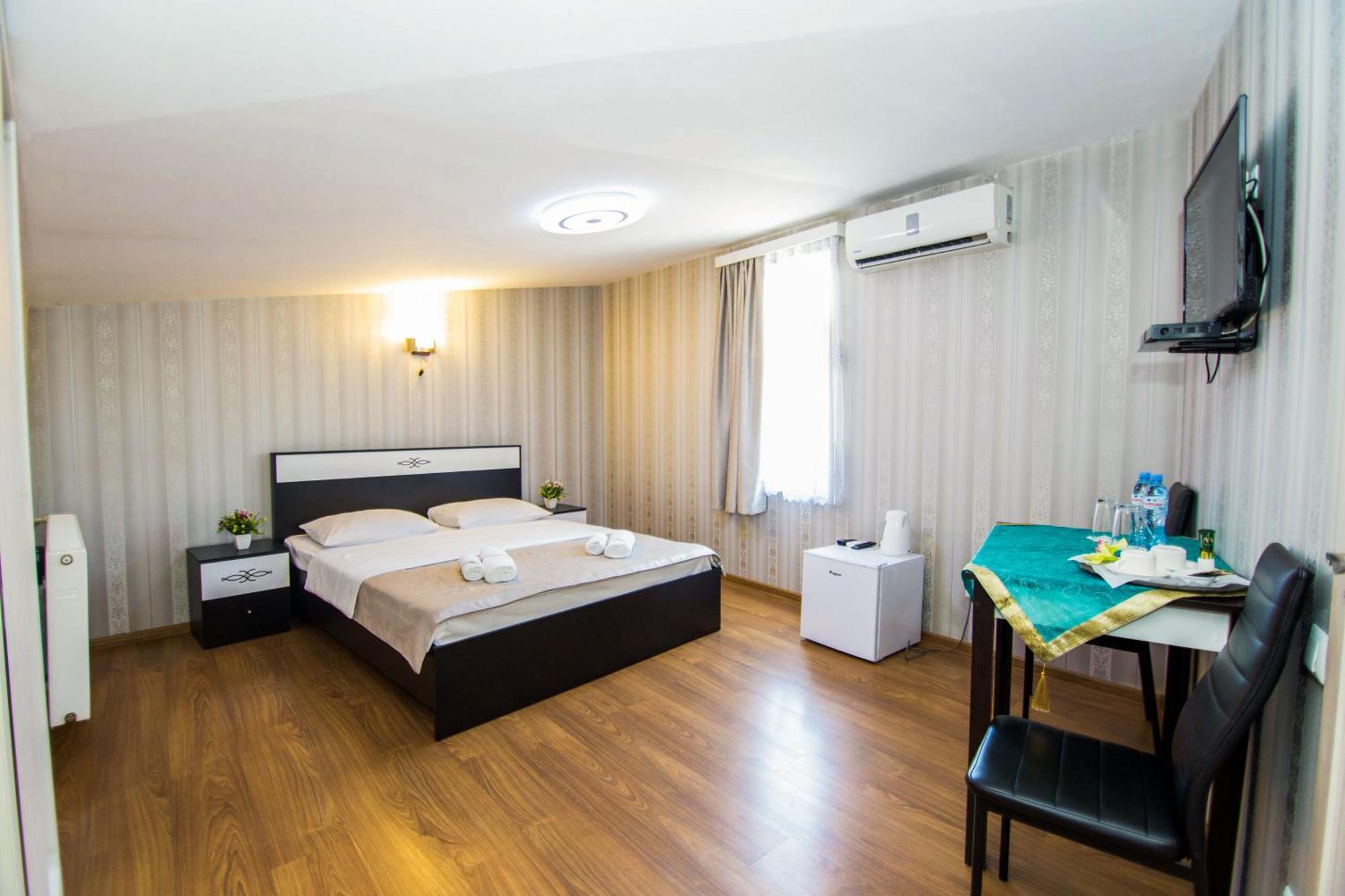Hotel Care Inn Tbilisi Exteriör bild